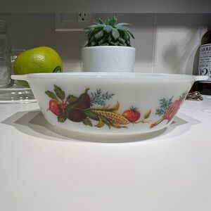 JAJ Pyrex Market Garden casserole dish 509